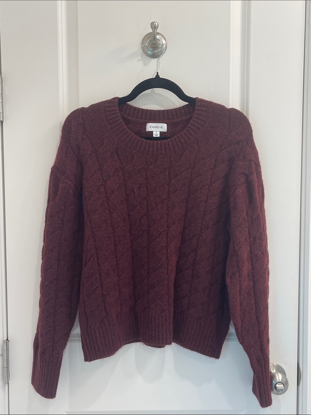 Evereve Women's Cable Knit Crewneck Sweater in Wine